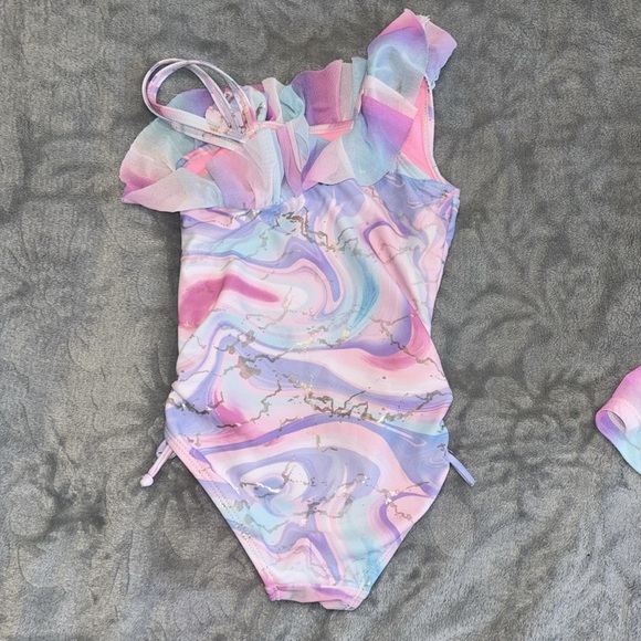 💐Girls BathingSuit 3T - Picture 2 of 6